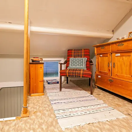Cosy House Just A Short Distance From Unstad Bostad