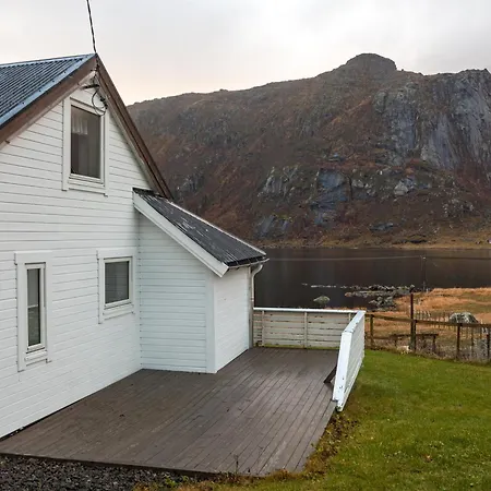 Cosy House Just A Short Distance From Unstad