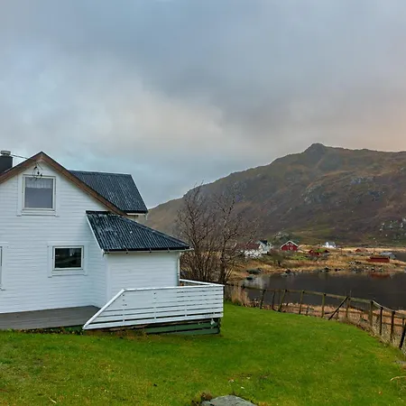 Cosy House Just A Short Distance From Unstad *