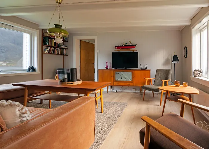 Heimly, Cosy House In A Fjord Tatil Evi